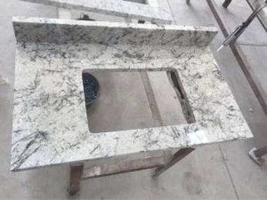 Гранитные столешницы и тщеславные топы