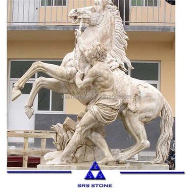 Садовая скульптура из гранита с изображением животных